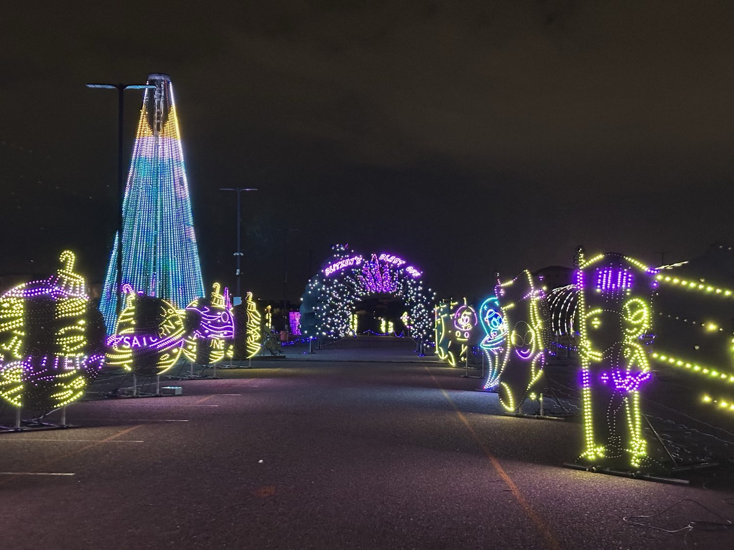 Holiday Fun: World of Illumination in Glendale and Tempe - Phoenix